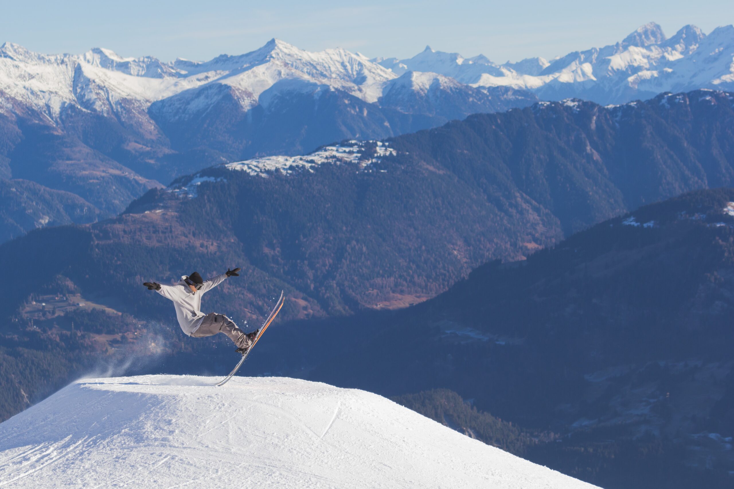 Learn How to Ski with These 12 Amazing Skiing Courses