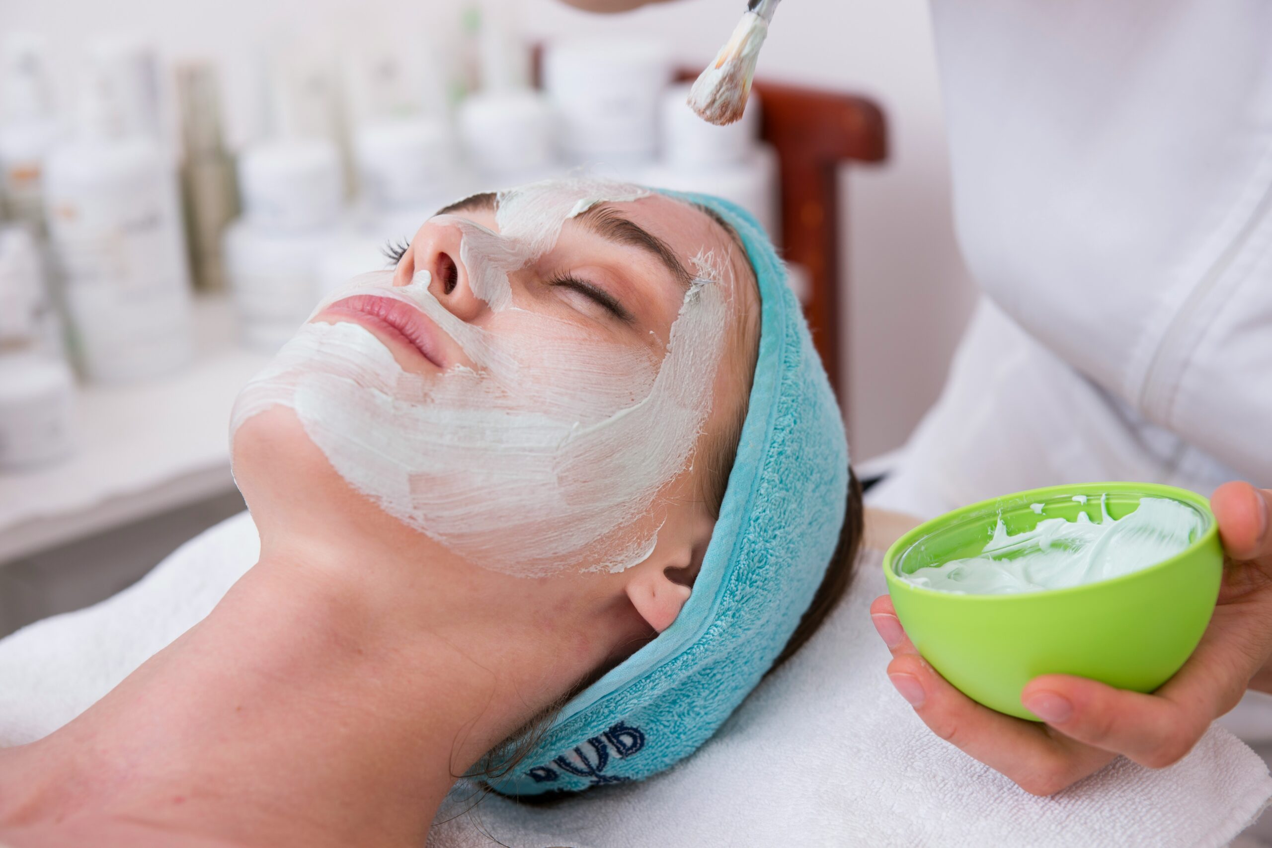 12 Signs You May Need A Lifting Facial Treatment